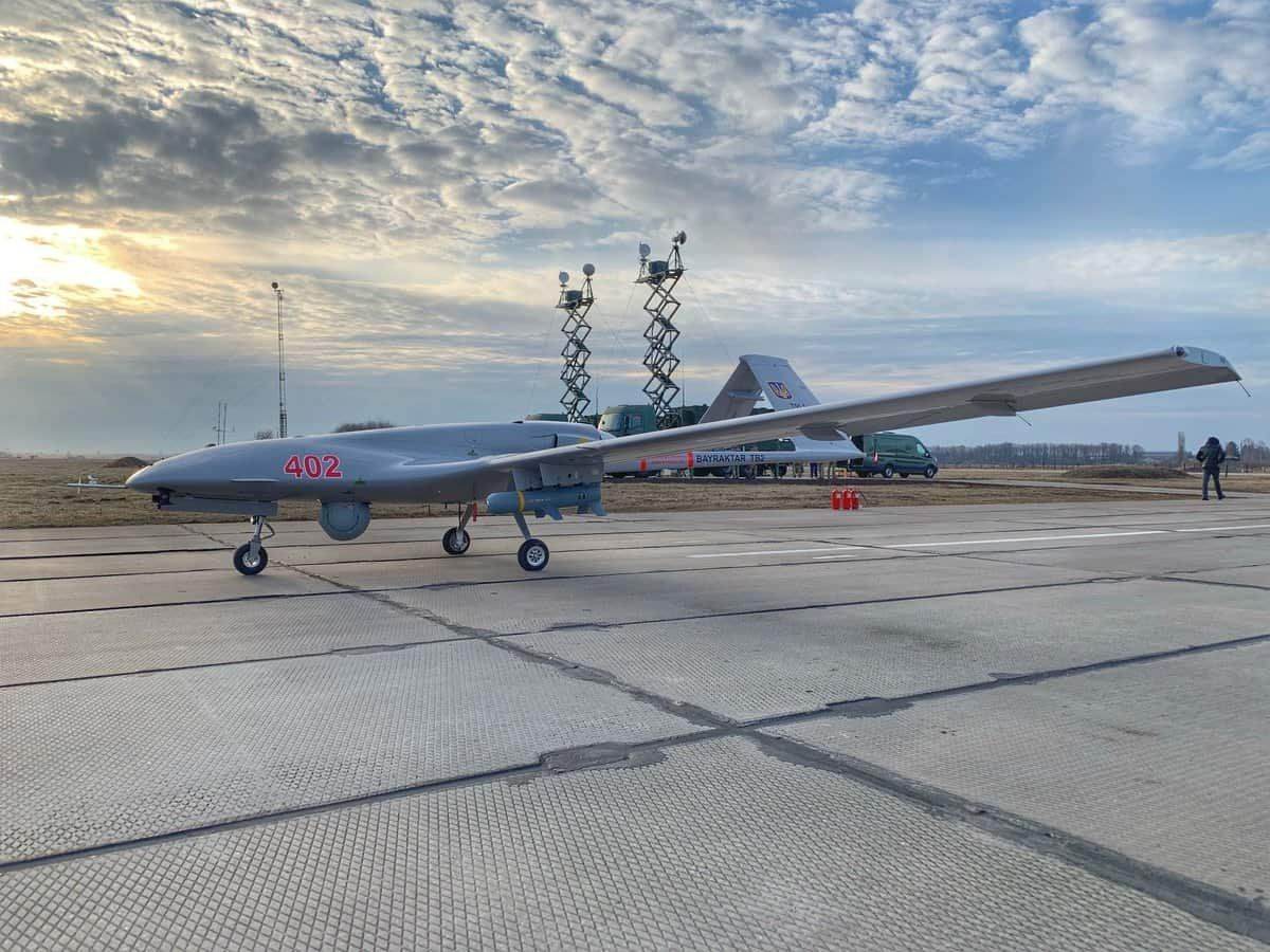 MApN: Atac masiv cu drone în apropierea graniţei cu România