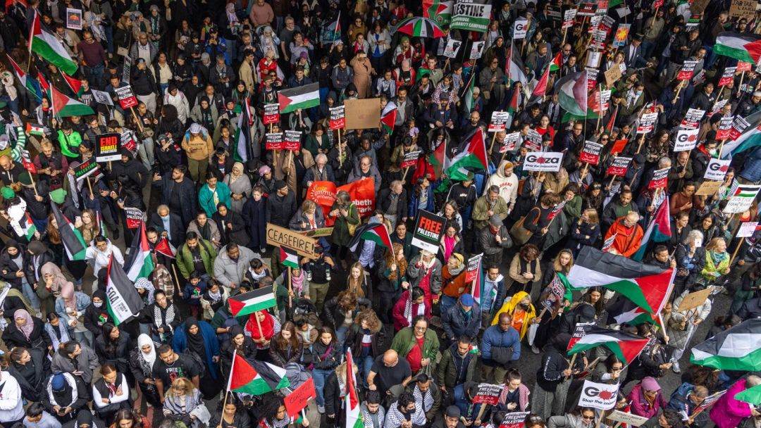 Londra: 150 de arestări la protestele împotriva interzicerii grupului Palestine Action