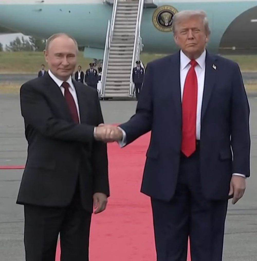 Un om de afaceri rus vrea să înregistreze marca „Întâlnire în Alaska” după summitul Putin-Trump