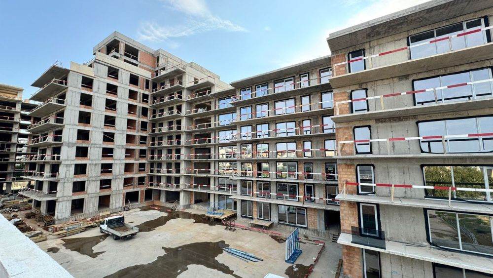 West Group preia iResidence 