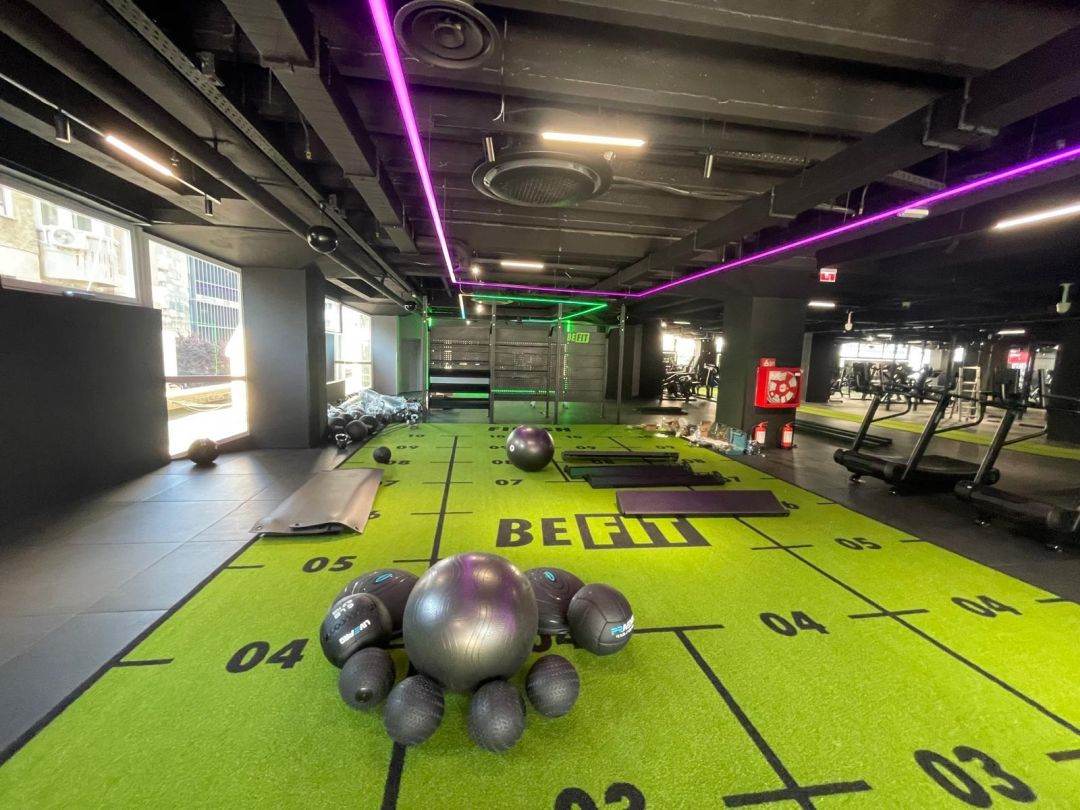 Befit preia patru cluburi Barzz din Sibiu şi Deva