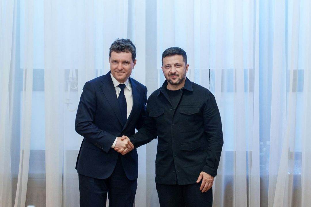 Volodimir Zelenski îi mulţumeşte lui Nicuşor Dan: Ucraina preţuieşte livrările României de echipament defensiv