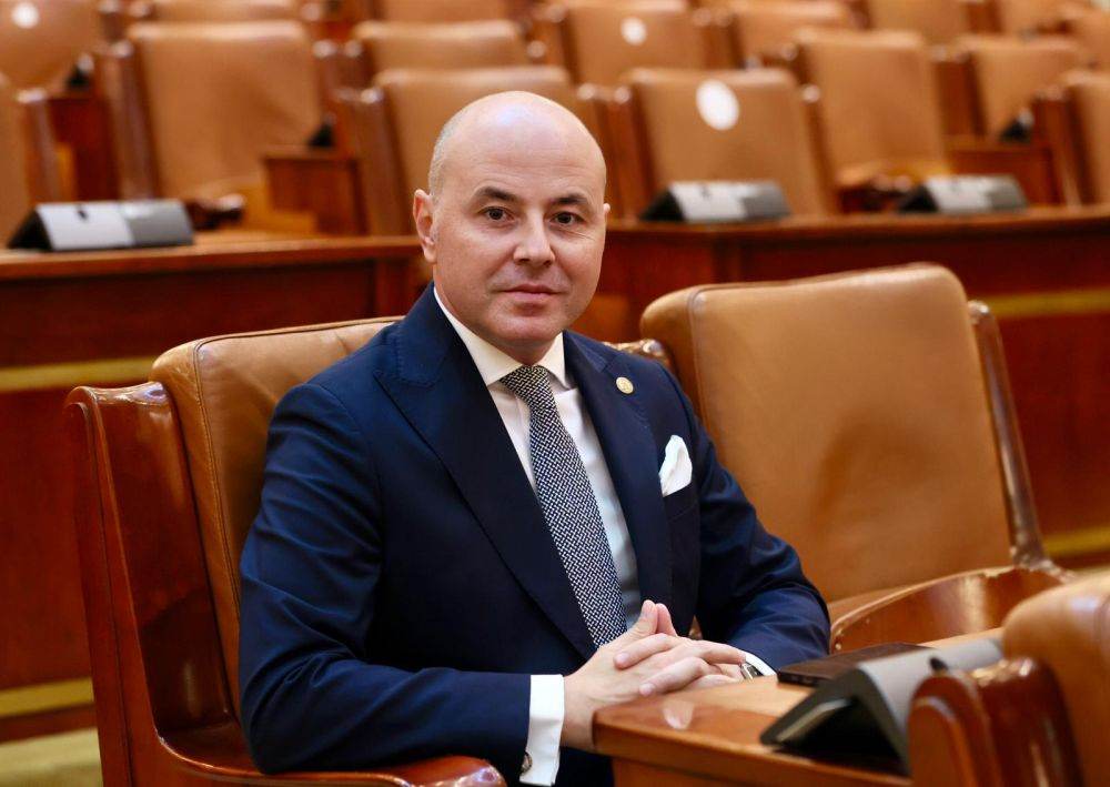 Alexandru Muraru: Nu particip la moţiunea AUR, partid coordonat şi finanţat de Kremlin
