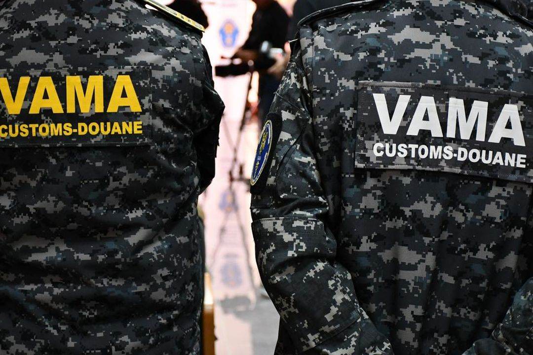 Alexandru Bogdan Bălan şi Mihai Savin, numiţi preşedinte şi vicepreşedinte ai Autorităţii Vamale Române