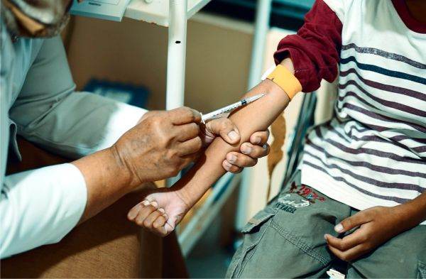 Controverse în SUA: recomandările de vaccinare pentru copii, schimbate de un comitet reorganizat politic