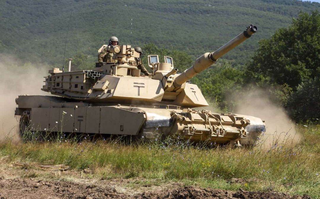 SUA investesc 277 milioane de dolari pentru modernizarea tancurilor Abrams destinate ţării noasrtre şi Poloniei