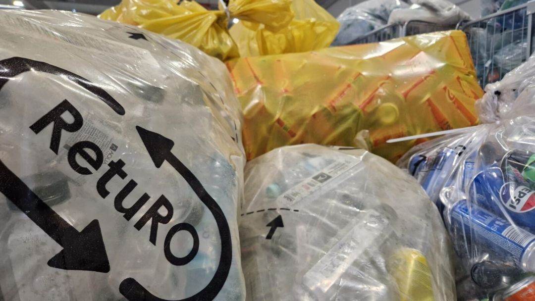 Barometrul RetuRO: Românii au returnat în primele opt luni ale anului mai multe ambalaje SGR decât în tot anul 2024