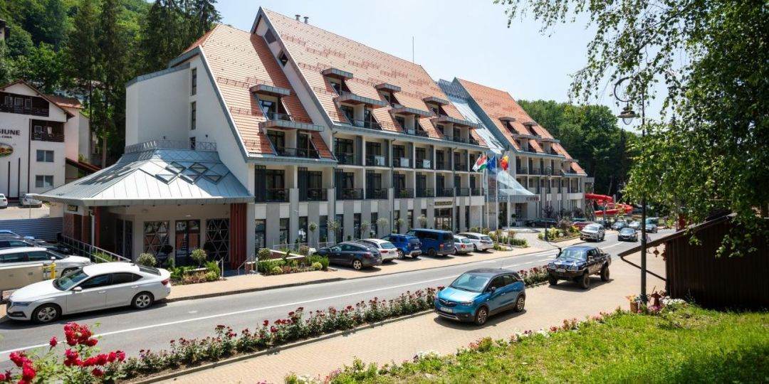  Hotel Crystal: Ce cauta turistii si ce buget aloca anul acesta pentru sarbatori