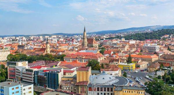 City break-uri de toamnă în România: unde merg turiştii şi cât costă o noapte de cazare în oraşele mari din ţară