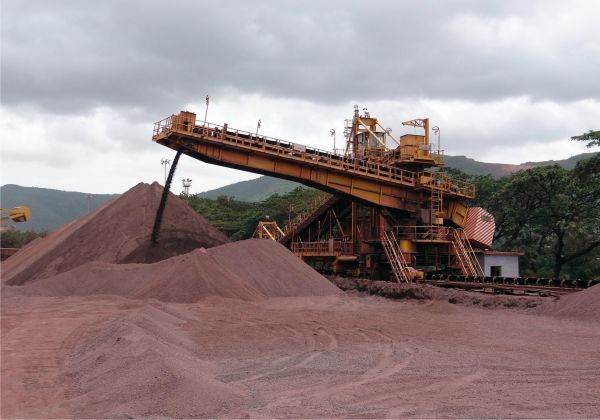 China extinde îngheţarea achiziţiilor de minereu de fier de la BHP
