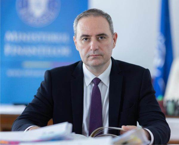 Alexandru Nazare, ministrul Finanţelor