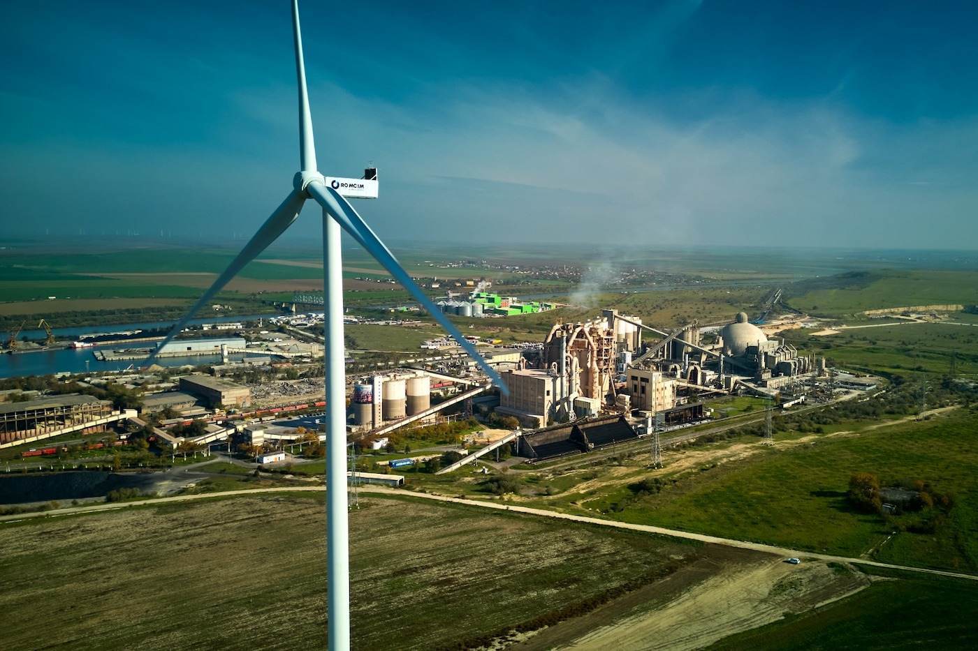 Producătorul chinez de turbine eoliene Ming Yang va investi până la 2 miliarde de dolari într-o fabrică din Scoţia