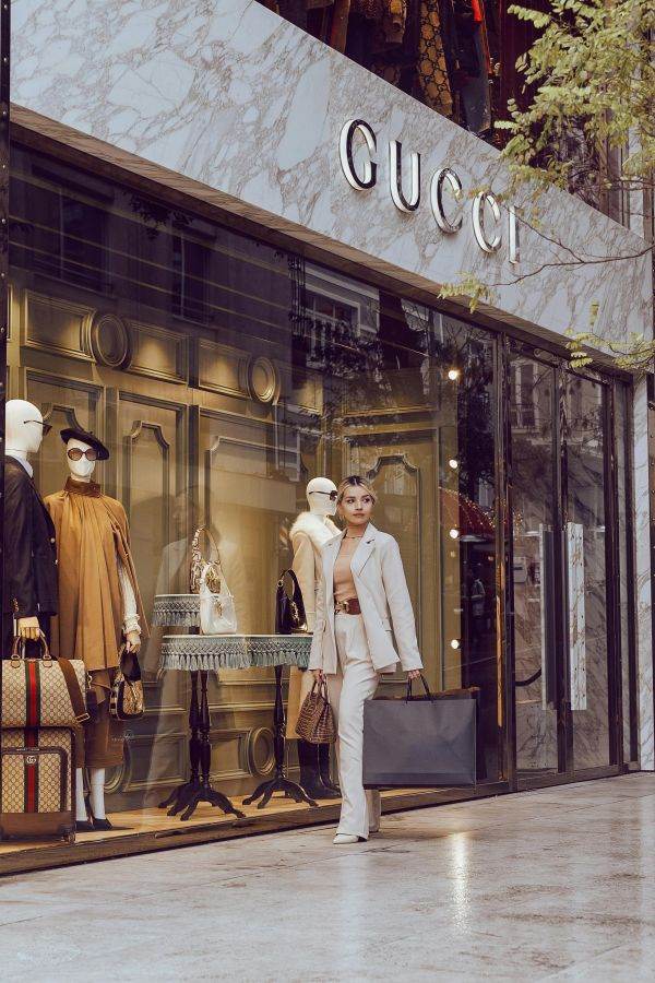 Gucci, Chloe şi Loewe - amendate în UE pentru practici tarifare anticoncurenţiale