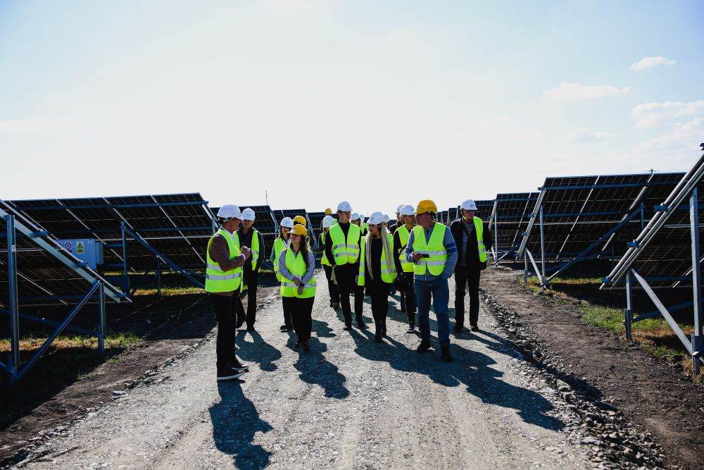 NEPI Rockcastle inaugurează primul parc fotovoltaic, investiţie de 30 milioane euro în judeţul Arad