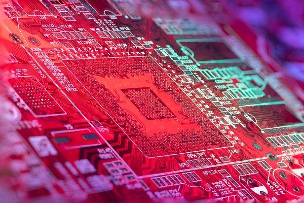 TradeVille: Piaţa semiconductorilor - în expansiune accelerată, susţinută de AI, 5G şi IoT