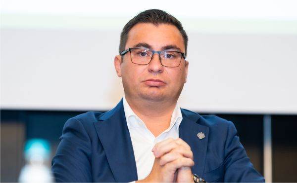 Aurel Varga, senator: ”Statul este reticent la schimbare, iar legislaţia nu ţine pasul cu inovaţia”