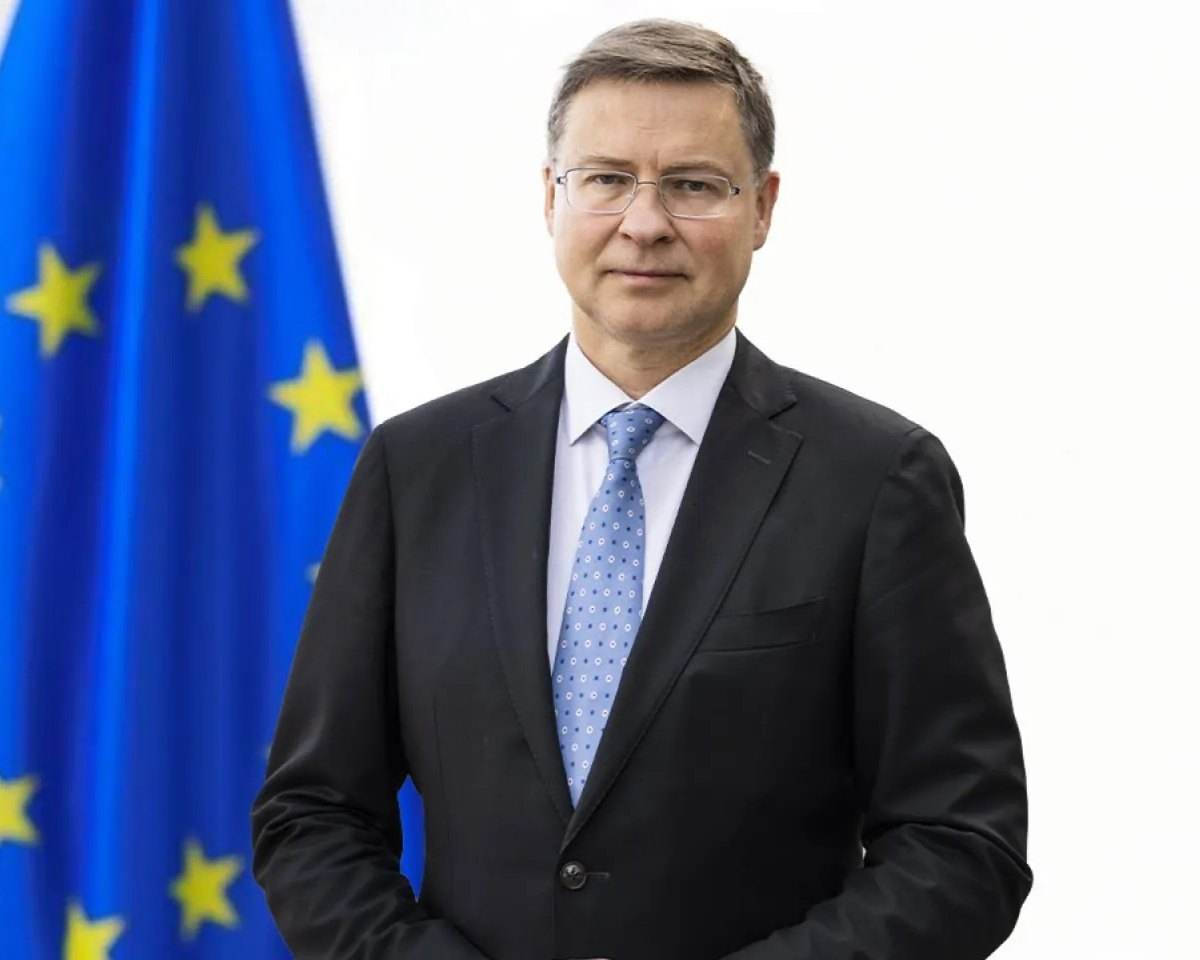 Comisarul european Valdis Dombrovskis, vizită oficială în România în perioada 27-28 octombrie
