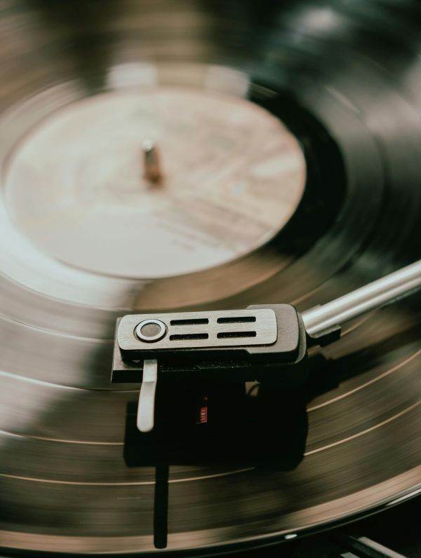 Music, a shield against dementia