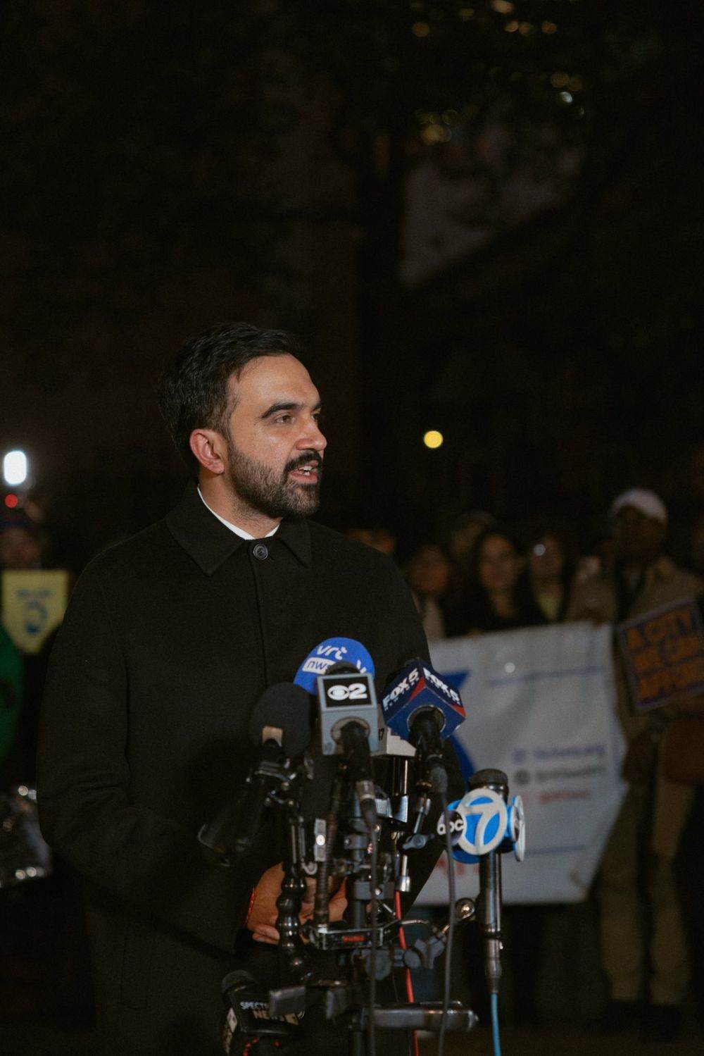 Zohran Mamdani devine simbolul noii stângi americane în cursa pentru Primăria New York-ului