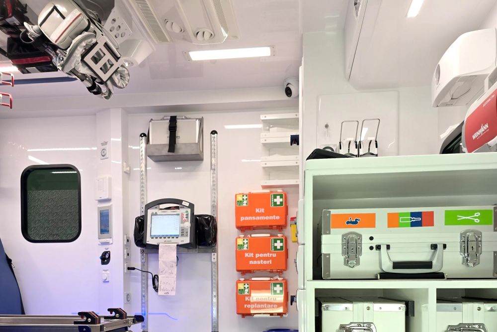 Deltamed livrează 121 de ambulanţe echipate cu tehnologie spaniolă de ultimă generaţie