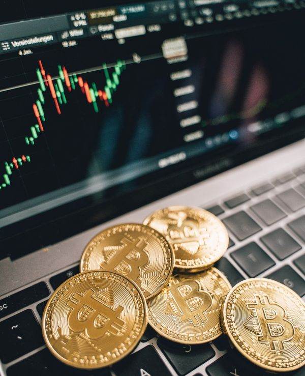 Investiţiile în criptomonede - ţinta perfectă pentru reţelele de escrocherie