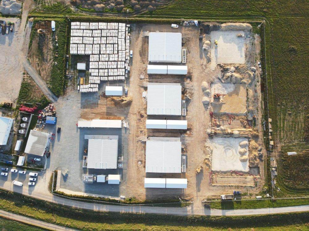 Monsson şi Prime Batteries semnează un memorandum pentru 1.070 MWh de baterii produse în România