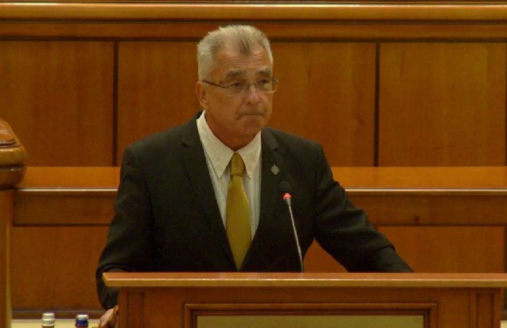 Petrişor Peiu: „După cinci ani, Guvernul n-a reuşit nici măcar să desemneze constructorii centralelor de la Işalniţa şi Turceni”