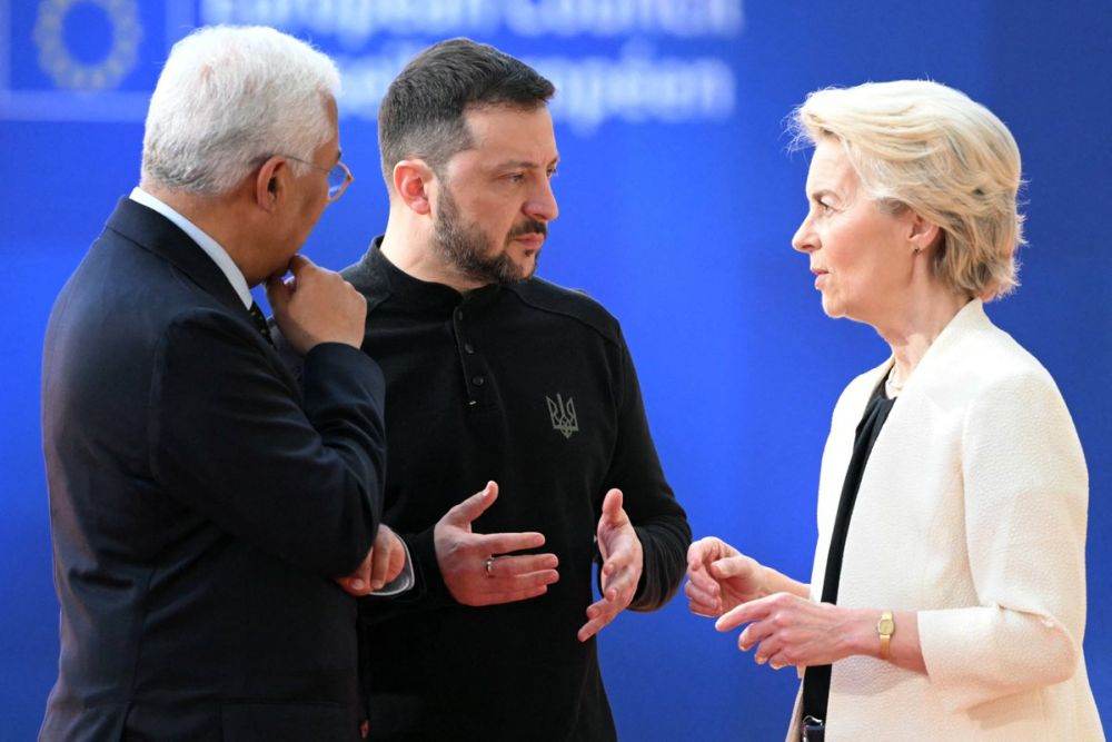 Antonio Costa (stânga), Volodimir Zelenski (centru) şi Ursula von der Leyen (dreapta)