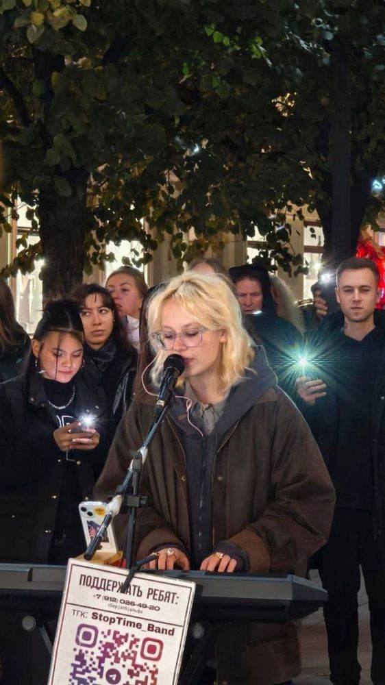 Doi muzicieni ruşi au fugit din ţară după ce au fost încarceraţi pentru cântece anti-Kremlin 