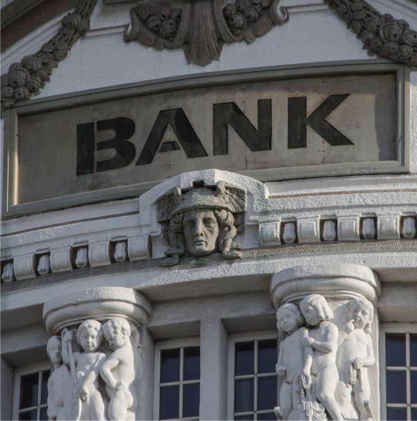 Vor începe băncile centrale un nou ciclu de creştere a dobânzilor anul viitor?