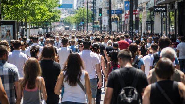 Economişti: Modelul de creştere a României şi-a atins limitele; avem nevoie de investiţii şi productivitate