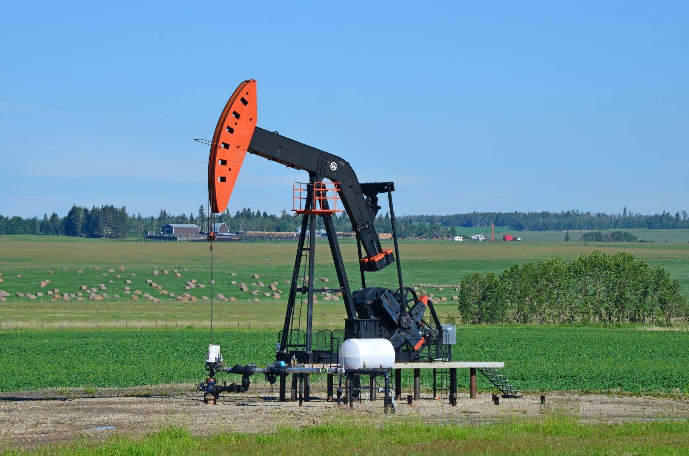Reuters: Petrolul se ieftinește cu peste 2%