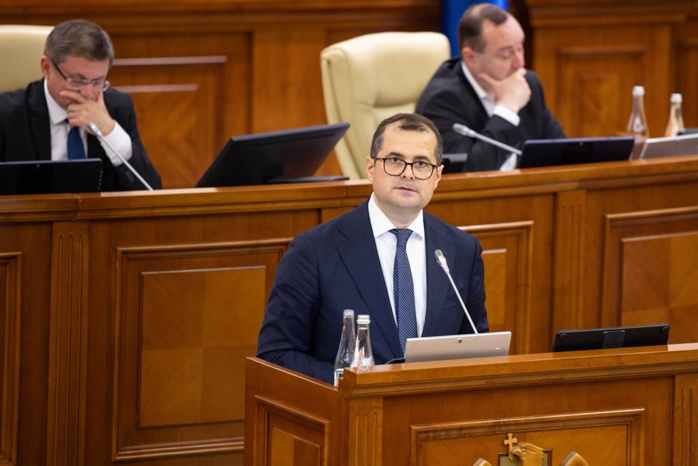 MOLDPRES: Guvernul condus de Vasile Tofan a primit votul Parlamentului