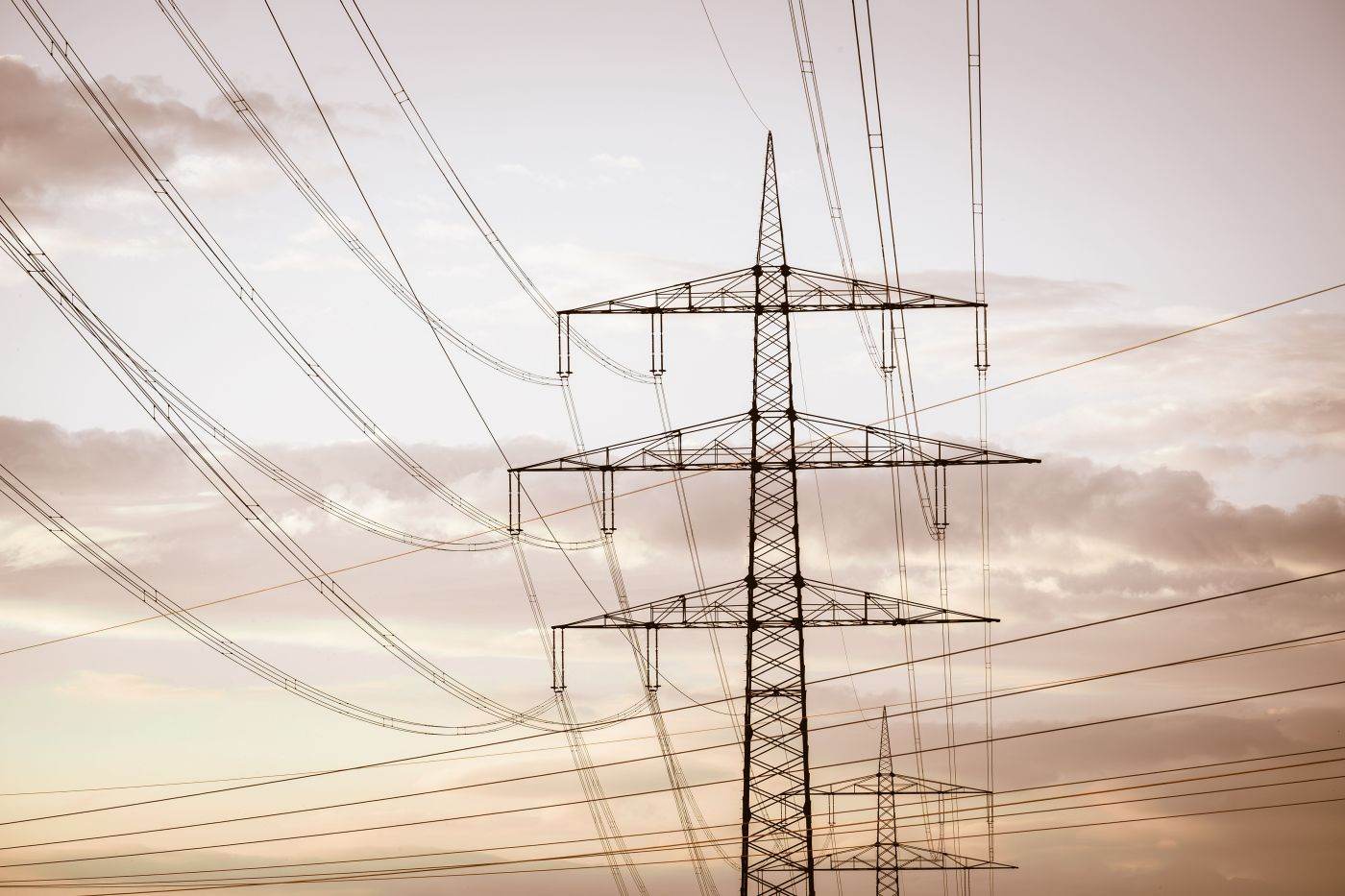 Novinite: Nivelul scăzut al Dunării duce la exporturi record de energie electrică și la venituri suplimentare pentru Bulgaria