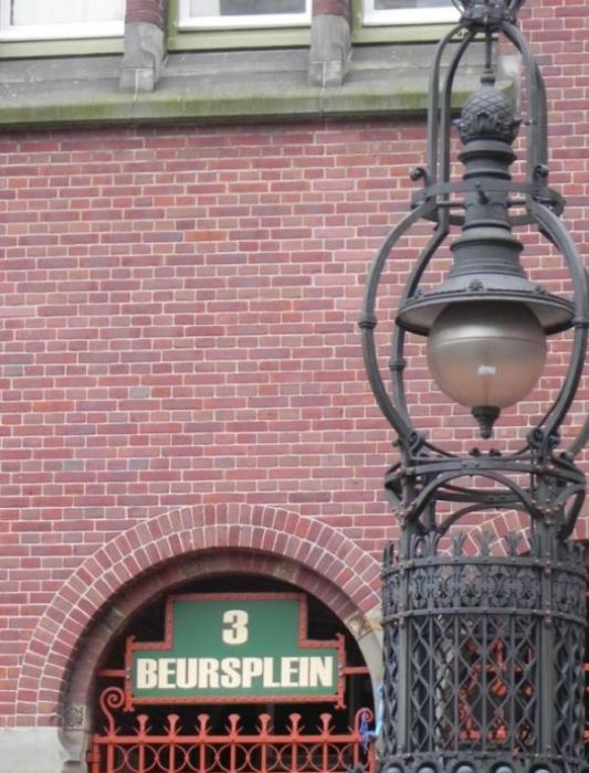 Euronext Amsterdam a devenit cel mai important centru european de tranzacţionare a acţiunilor