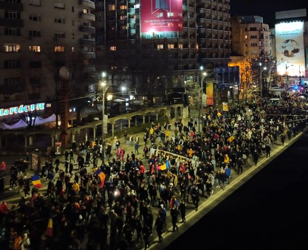 Proteste în Bucureşti şi în marile oraşe faţă de noile restricţii
