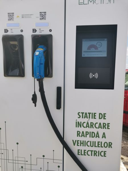 Staţiile Electromagnetica pentru încărcarea maşinilor electrice au ajuns şi pe Litoral