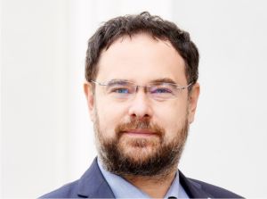 Teama de vremuri mai grele şi dobânzile mărite au crescut economiile populaţiei