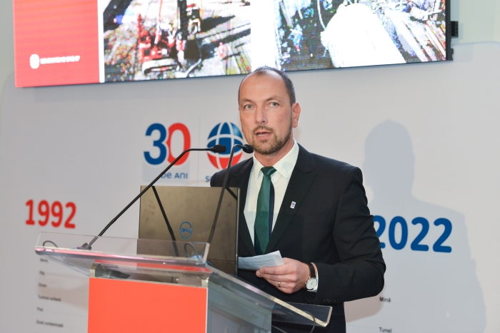 Primul program interdisciplinar de internship din industria construcţiilor