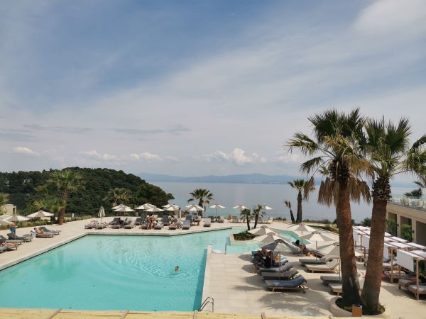 Halkidiki începe să se adreseze turiştilor cu pretenţii