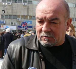 Angajaţii din industria de apărare critică dur achiziţionarea transportoarelor amfibie de la SUA