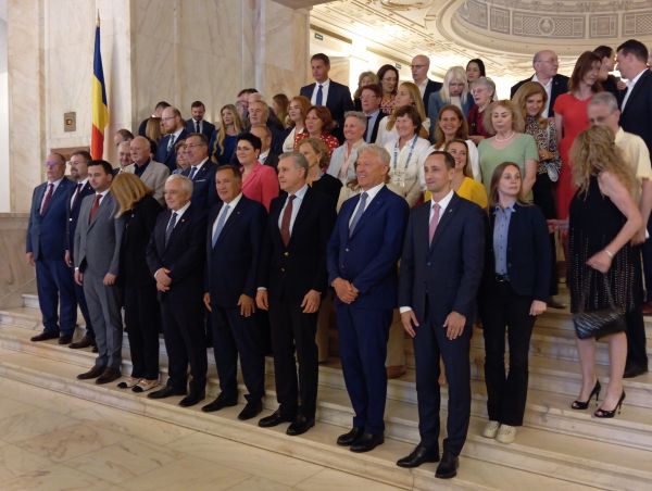 Mugur Isărescu: Prin prezenţa acestor campioni olimpici, rezerva noastră de aur a crescut
