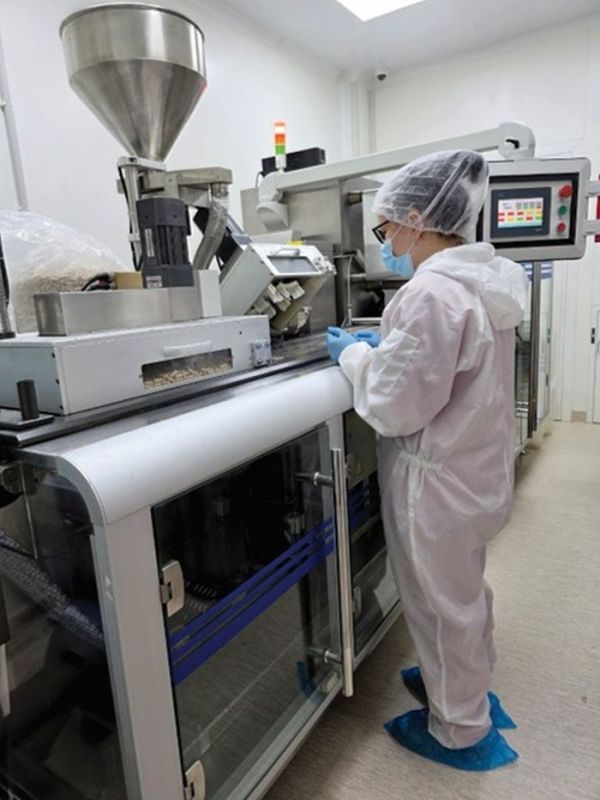 COSMO PHARM® redefineşte excelenţa cu un laborator ultramodern, conform standardelor U.E şi GMP