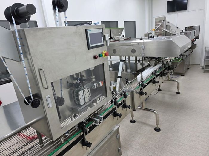 COSMO PHARM® redefineşte excelenţa cu un laborator ultramodern, conform standardelor U.E şi GMP
