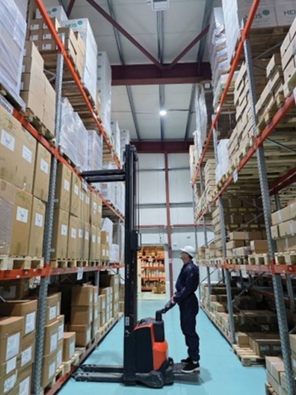 COSMO PHARM® redefineşte excelenţa cu un laborator ultramodern, conform standardelor U.E şi GMP