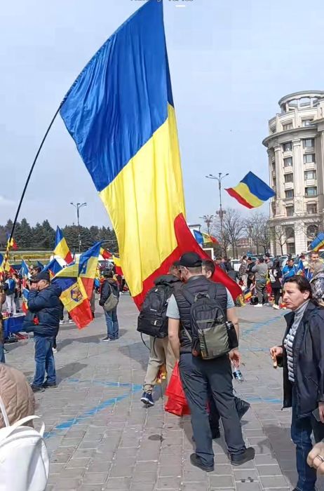 Falii în mişcarea suveranistă: două manifestaţii separate în aceeaşi zi