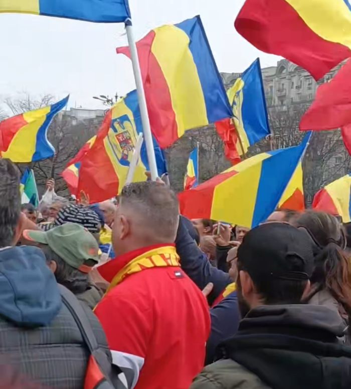 Falii în mişcarea suveranistă: două manifestaţii separate în aceeaşi zi