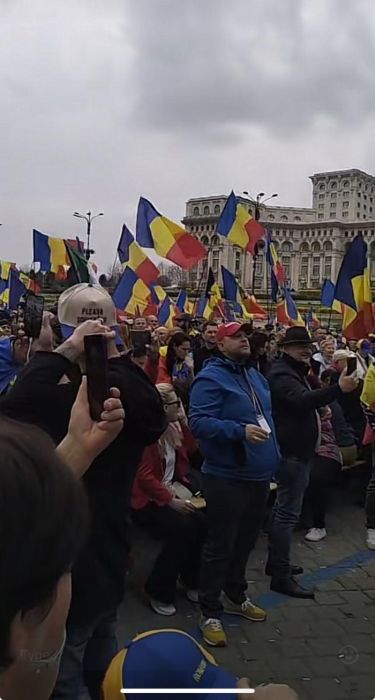Falii în mişcarea suveranistă: două manifestaţii separate în aceeaşi zi