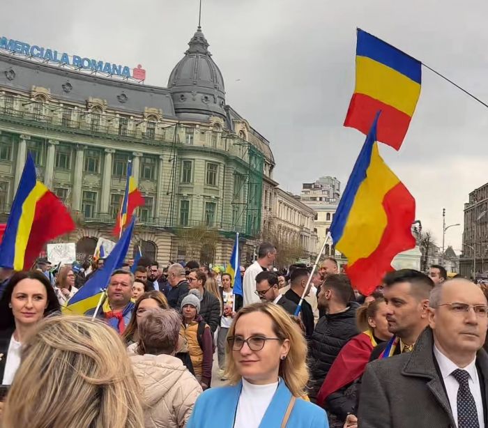 Falii în mişcarea suveranistă: două manifestaţii separate în aceeaşi zi