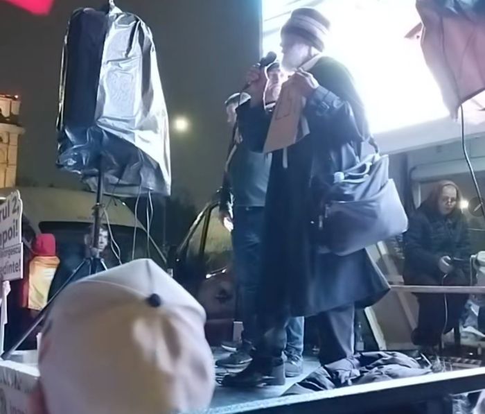Falii în mişcarea suveranistă: două manifestaţii separate în aceeaşi zi